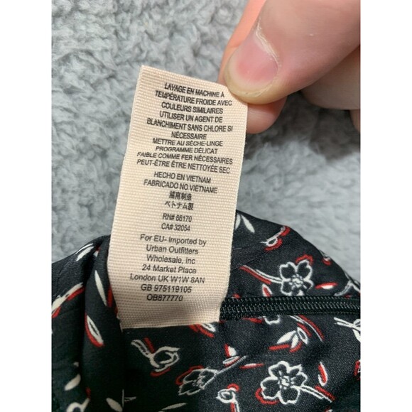 NWT FREE PEOPLE Merile Flutter Detail Ditzy Floral Smock Back Top Black Large - Picture 6 of 12